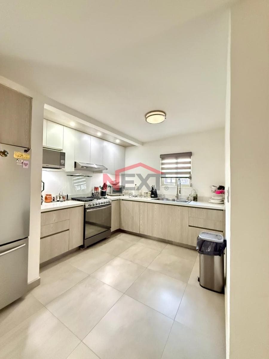 HOUSE FOR SALE IN SACRAMENTO RESIDENTIAL
