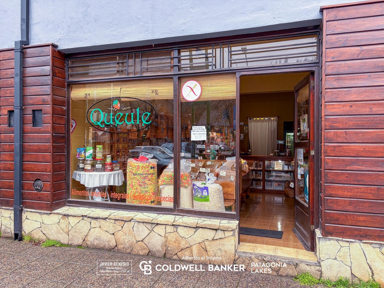 FOR SALE: Business in a Health Food Store in Downtown San Martín de los Andes.
