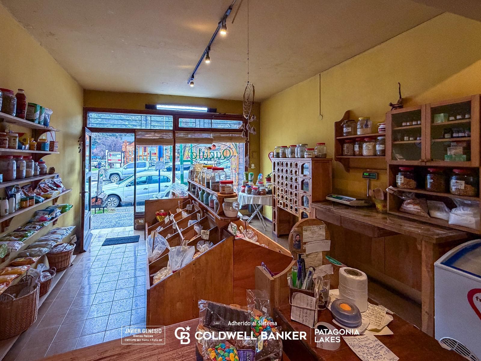 FOR SALE: Business in a Health Food Store in Downtown San Martín de los Andes.