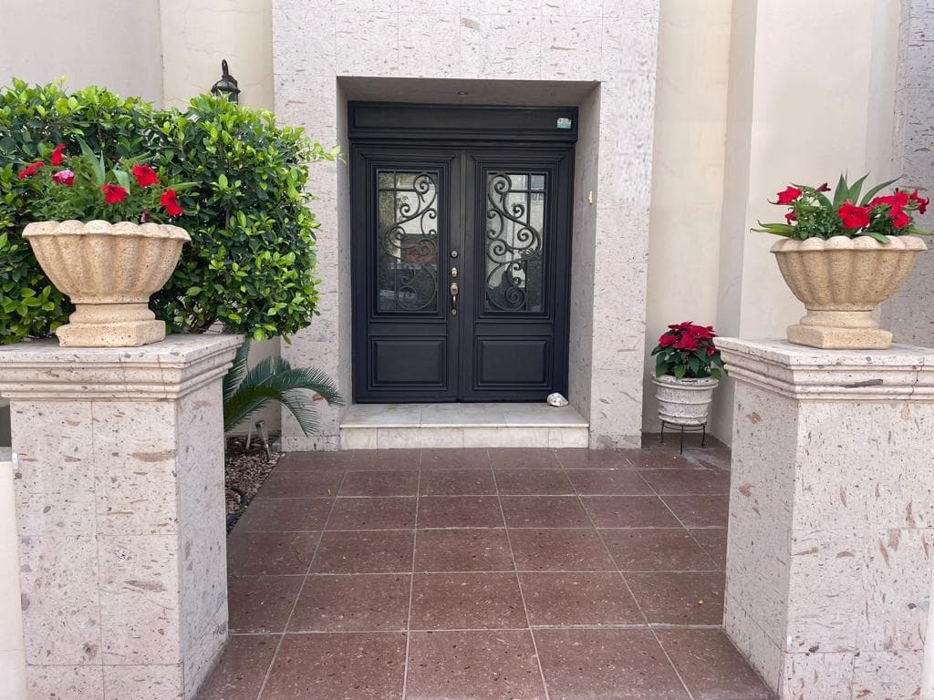 House for sale in Valle del Lago, Al Poniente Residential Community, Hermosillo.