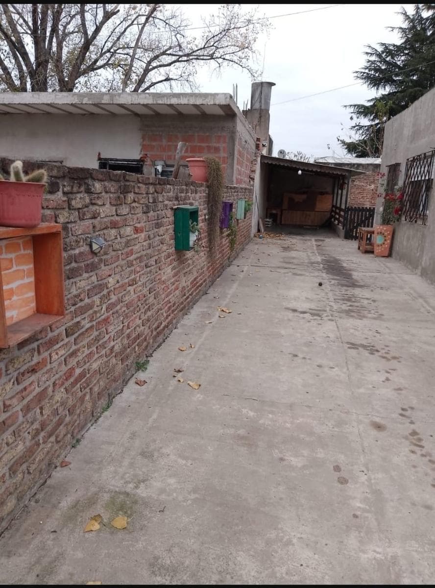 2-room house for sale with garage in A. Verde Lavallol, Lomas de Zamora