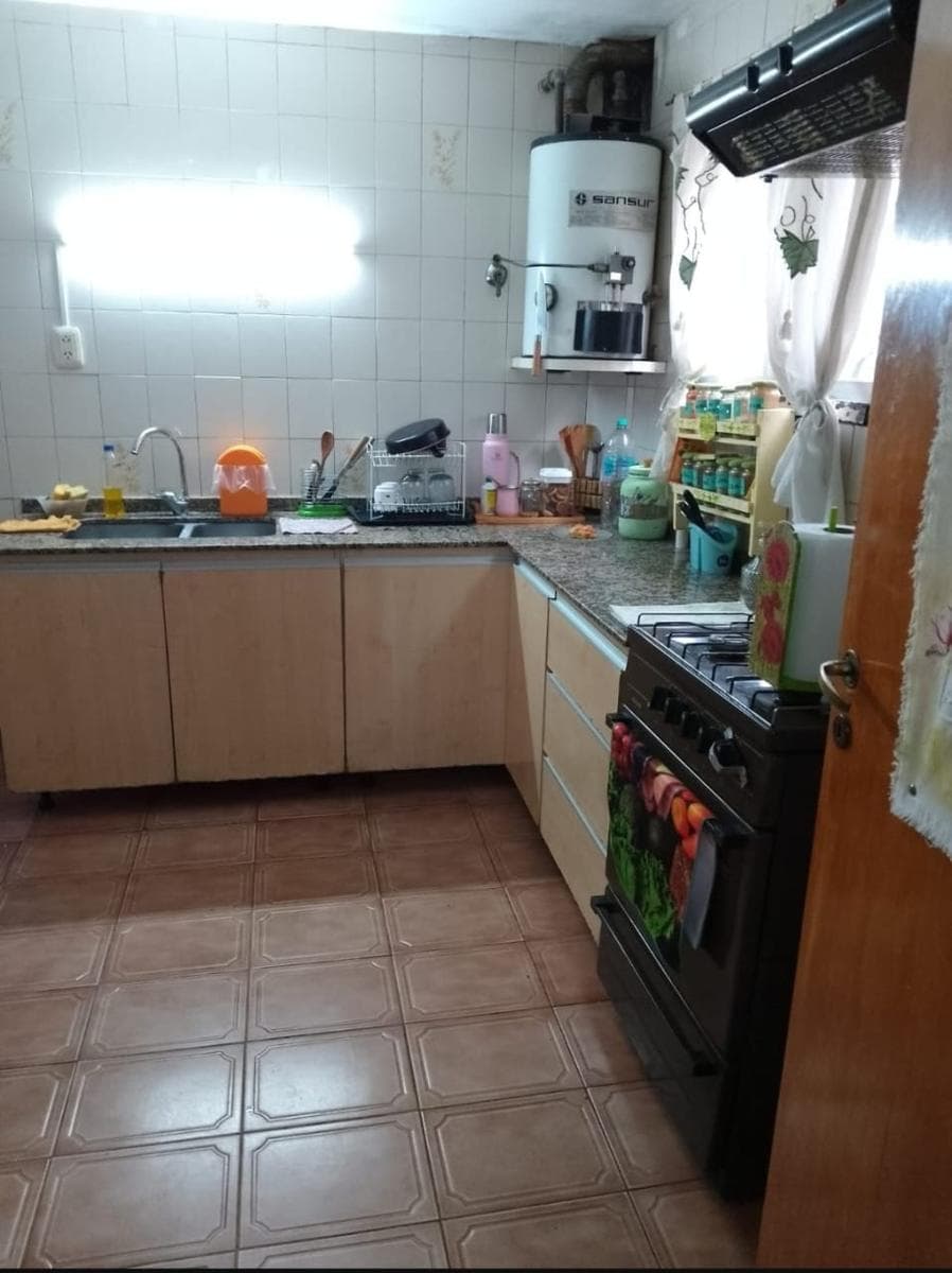 2-room house for sale with garage in A. Verde Lavallol, Lomas de Zamora