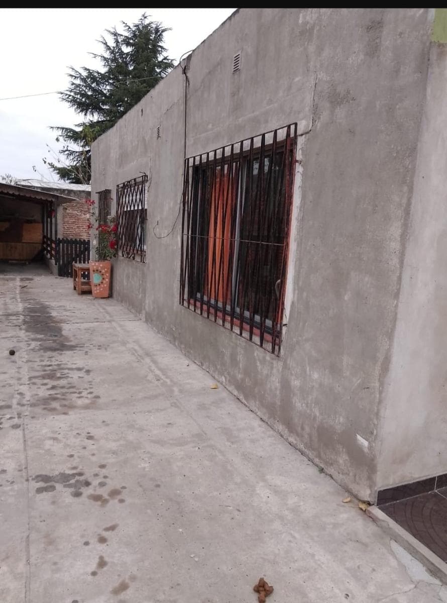 2-room house for sale with garage in A. Verde Lavallol, Lomas de Zamora