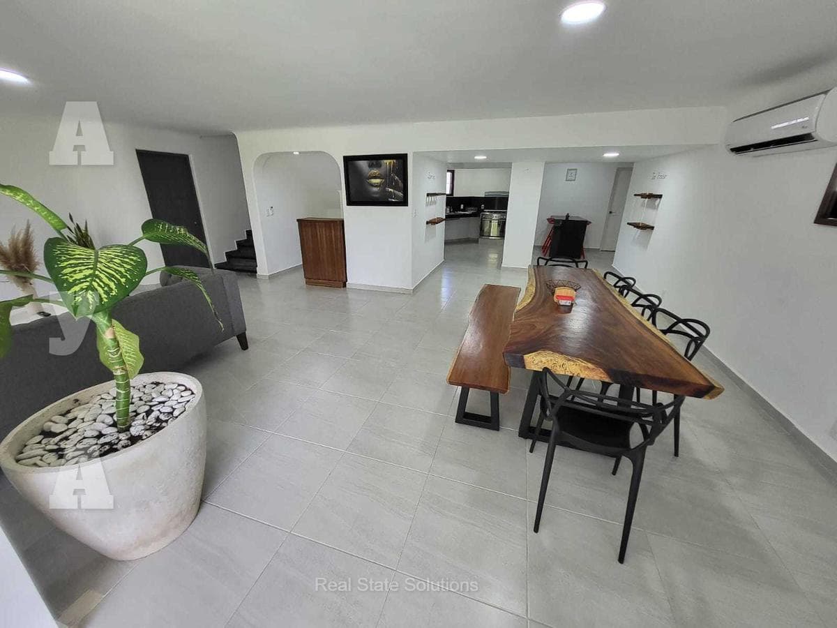 House for Sale/Rent: 4 Bedrooms, REMODELED, FURNISHED, Pescador, ZH, Cancún