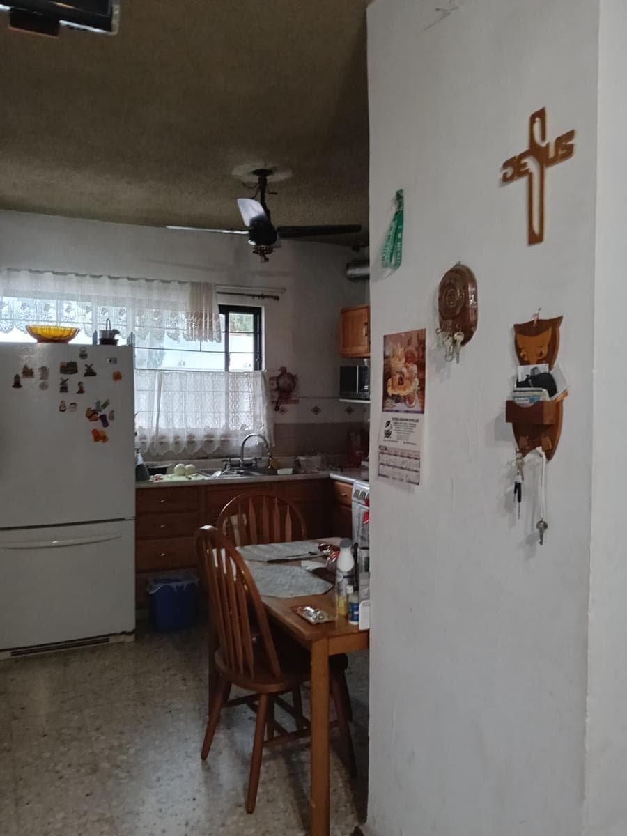 VENTA Casa de 435 m2 en COLONIA MITRAS CENTRO en Monterrey | 5 Recámaras | ZONA CENTRO DE MONTERREY