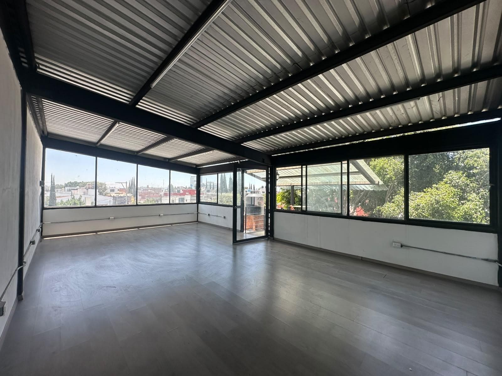 Office for Rent - Santiago Momoxpan - Puebla