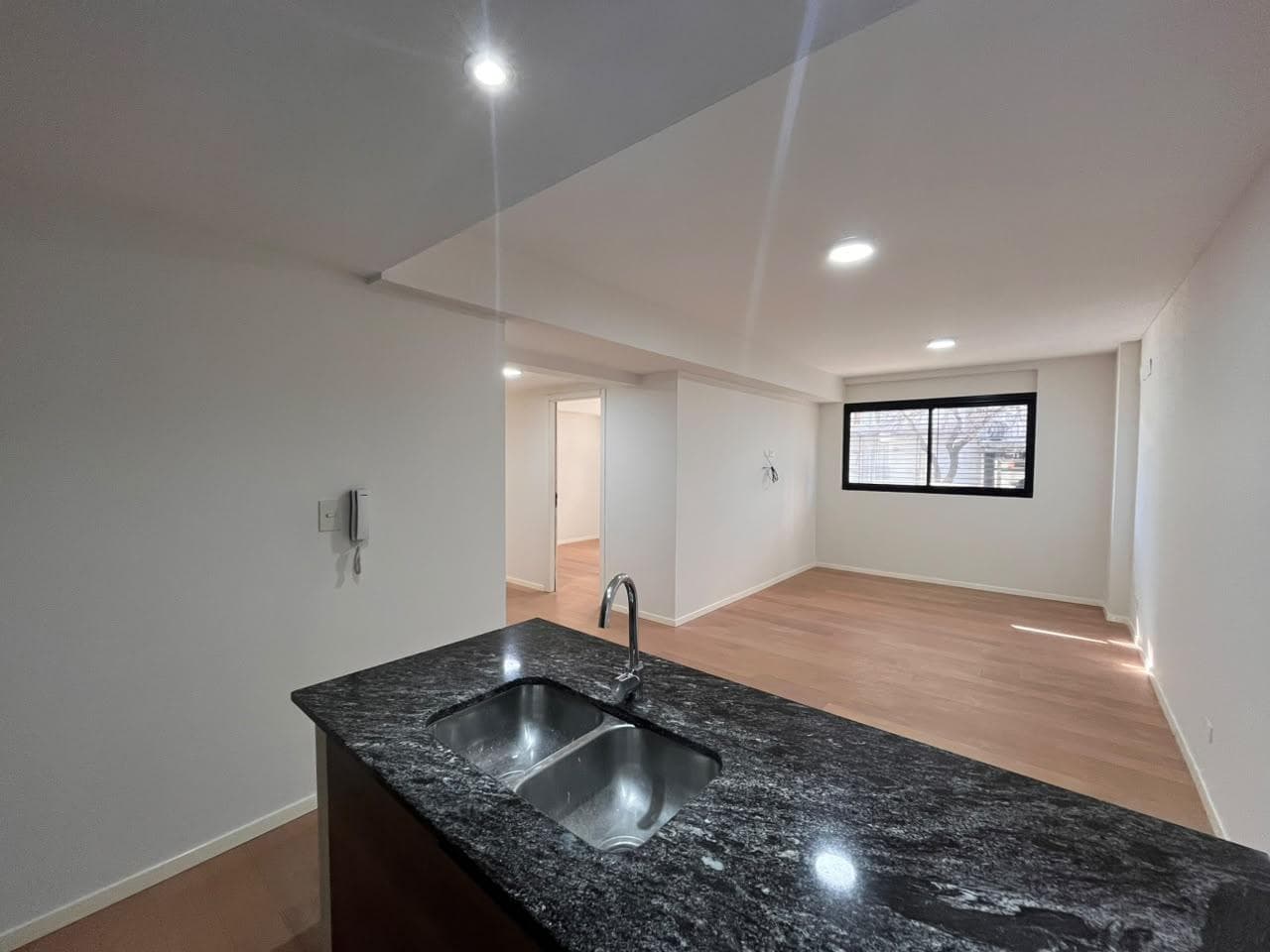 FOR RENT - 2-Bedroom Apartment with Garage - Downtown, Rosario