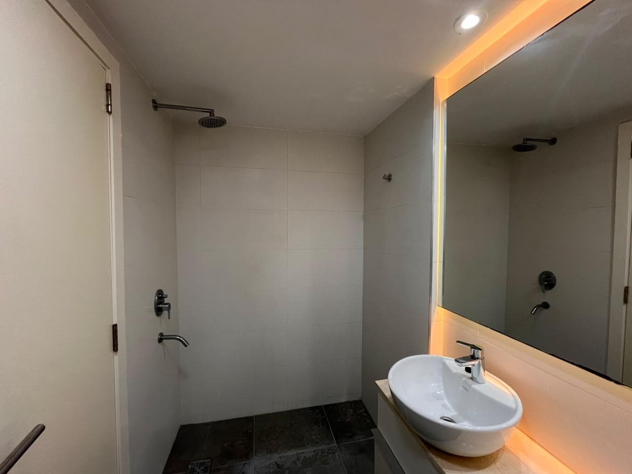 FOR RENT - 2-Bedroom Apartment with Garage - Downtown, Rosario