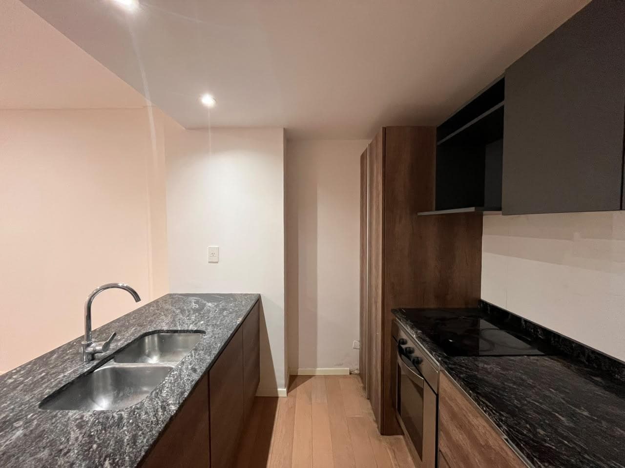 FOR RENT - 2-Bedroom Apartment with Garage - Downtown, Rosario