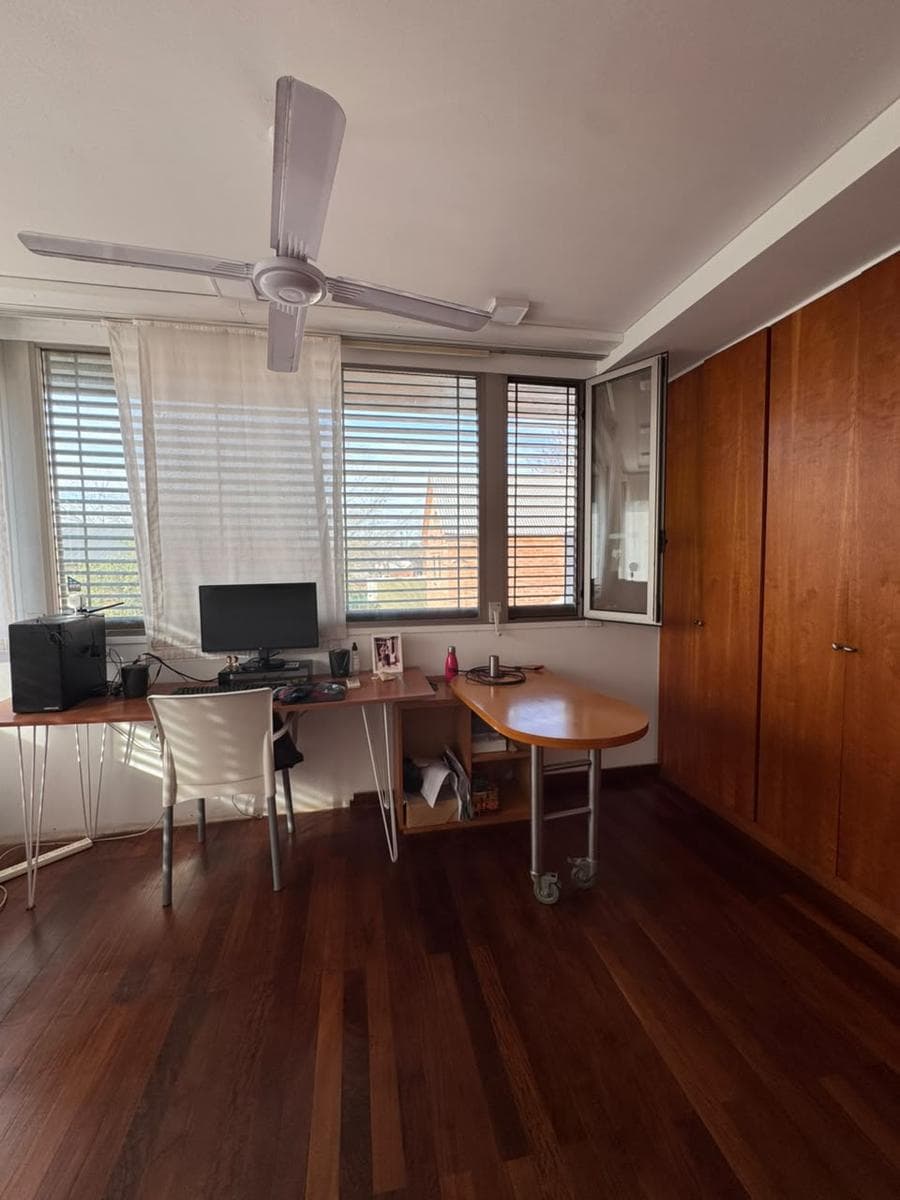 4-Bedroom House with Garages, Pool, and BBQ Area - Fisherton