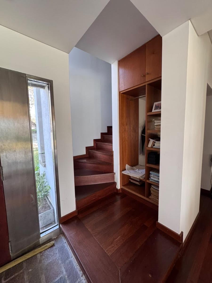 4-Bedroom House with Garages, Pool, and BBQ Area - Fisherton