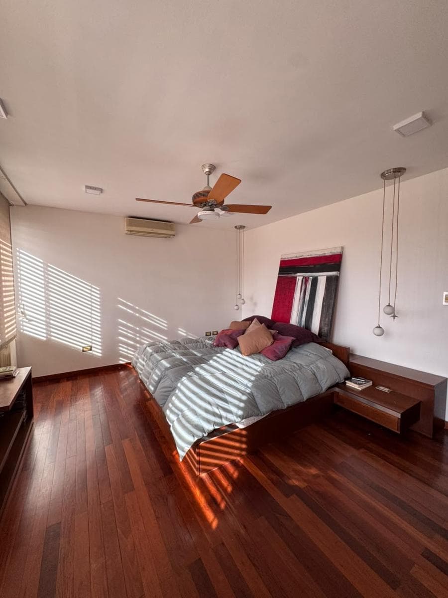 4-Bedroom House with Garages, Pool, and BBQ Area - Fisherton