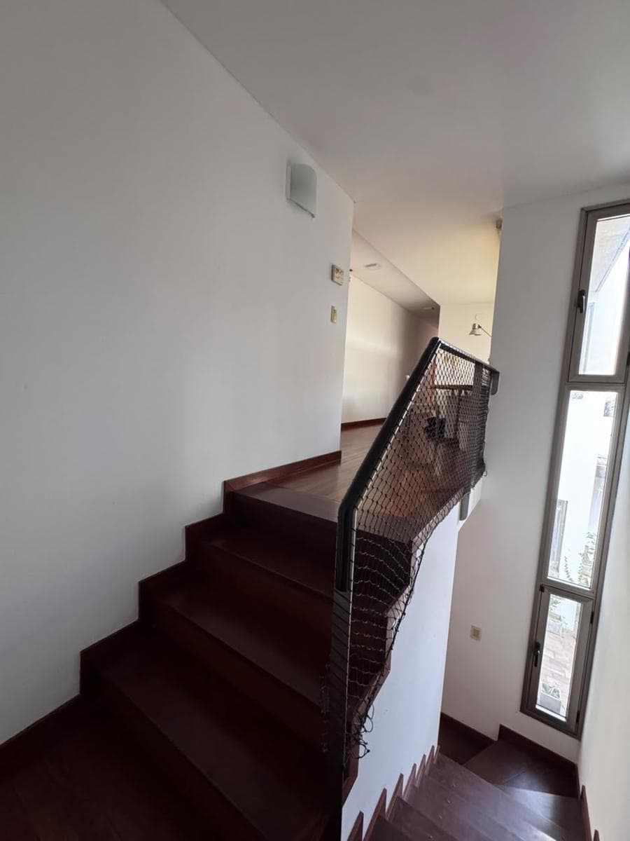 4-Bedroom House with Garages, Pool, and BBQ Area - Fisherton