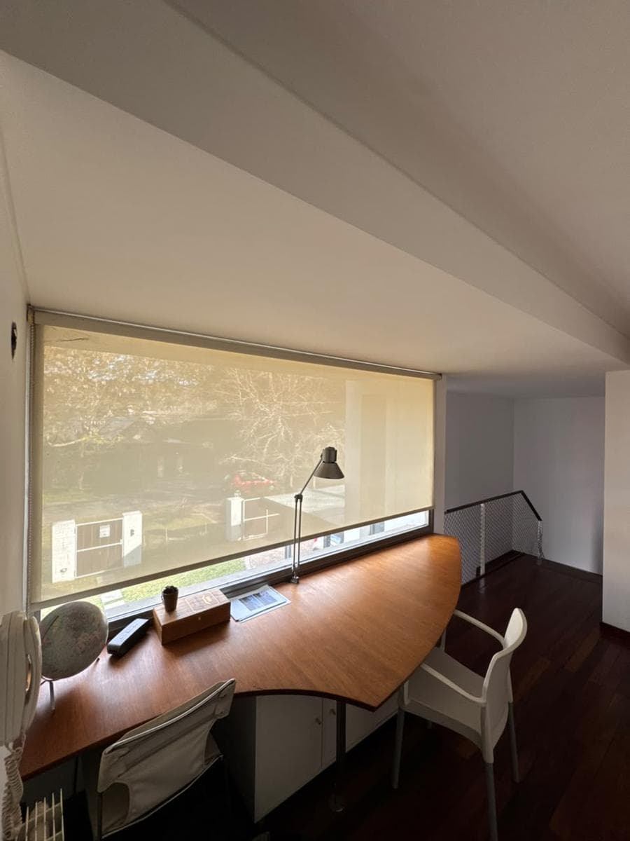 4-Bedroom House with Garages, Pool, and BBQ Area - Fisherton