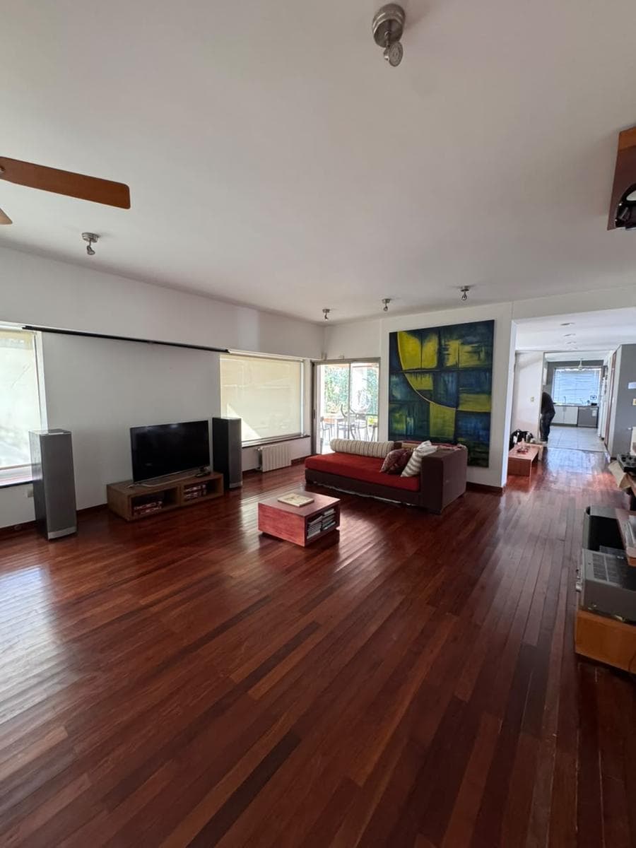 4-Bedroom House with Garages, Pool, and BBQ Area - Fisherton
