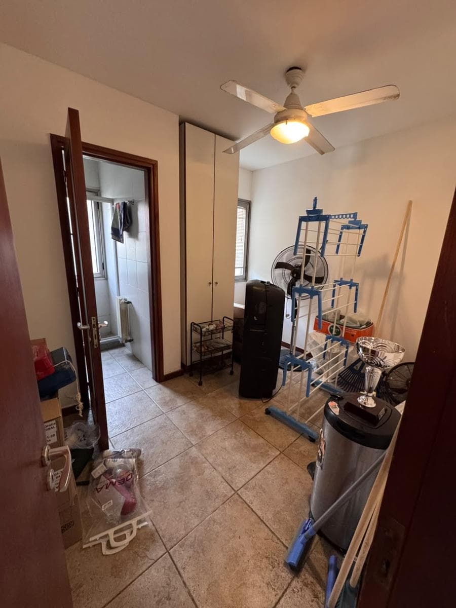 4-Bedroom House with Garages, Pool, and BBQ Area - Fisherton