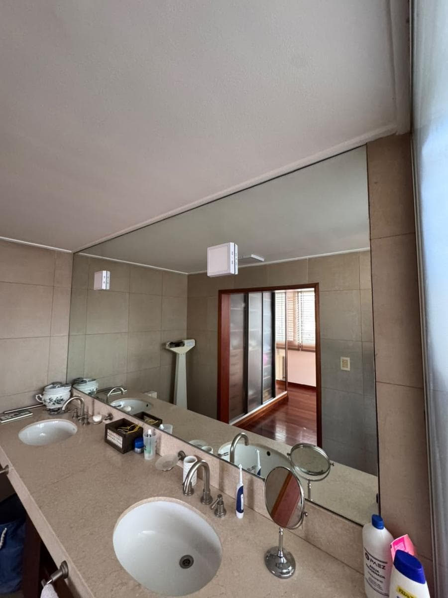 4-Bedroom House with Garages, Pool, and BBQ Area - Fisherton