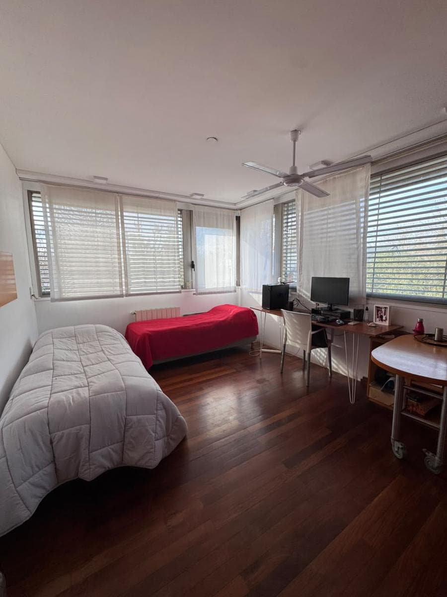 4-Bedroom House with Garages, Pool, and BBQ Area - Fisherton