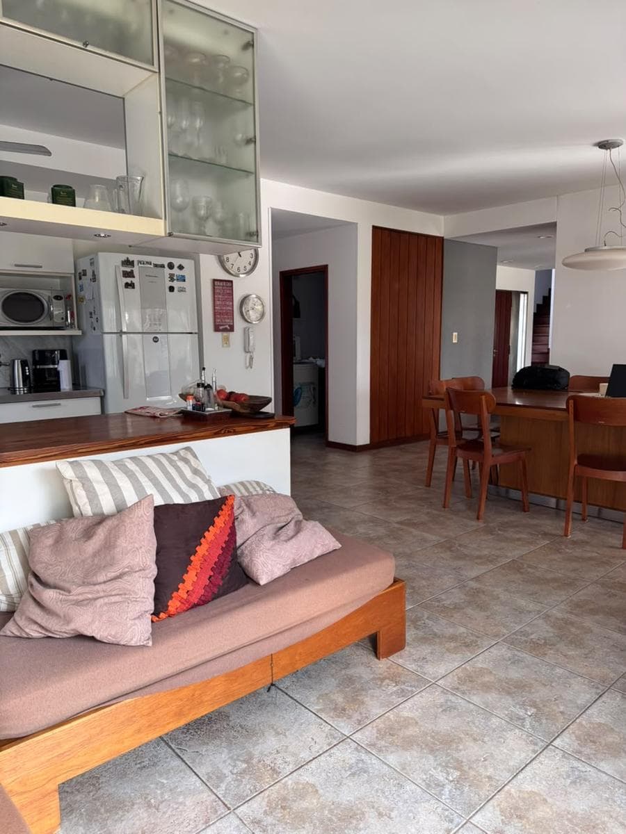 4-Bedroom House with Garages, Pool, and BBQ Area - Fisherton