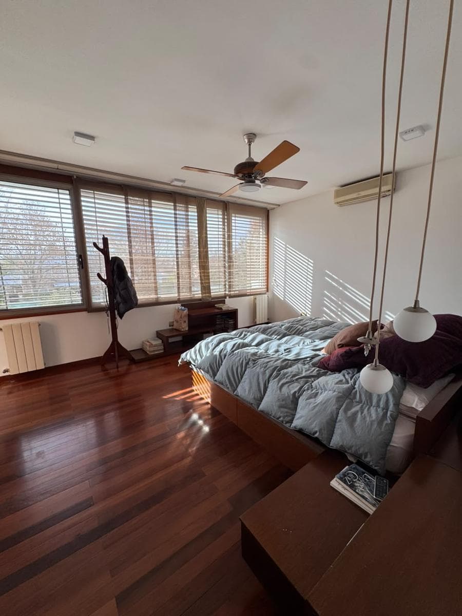 4-Bedroom House with Garages, Pool, and BBQ Area - Fisherton