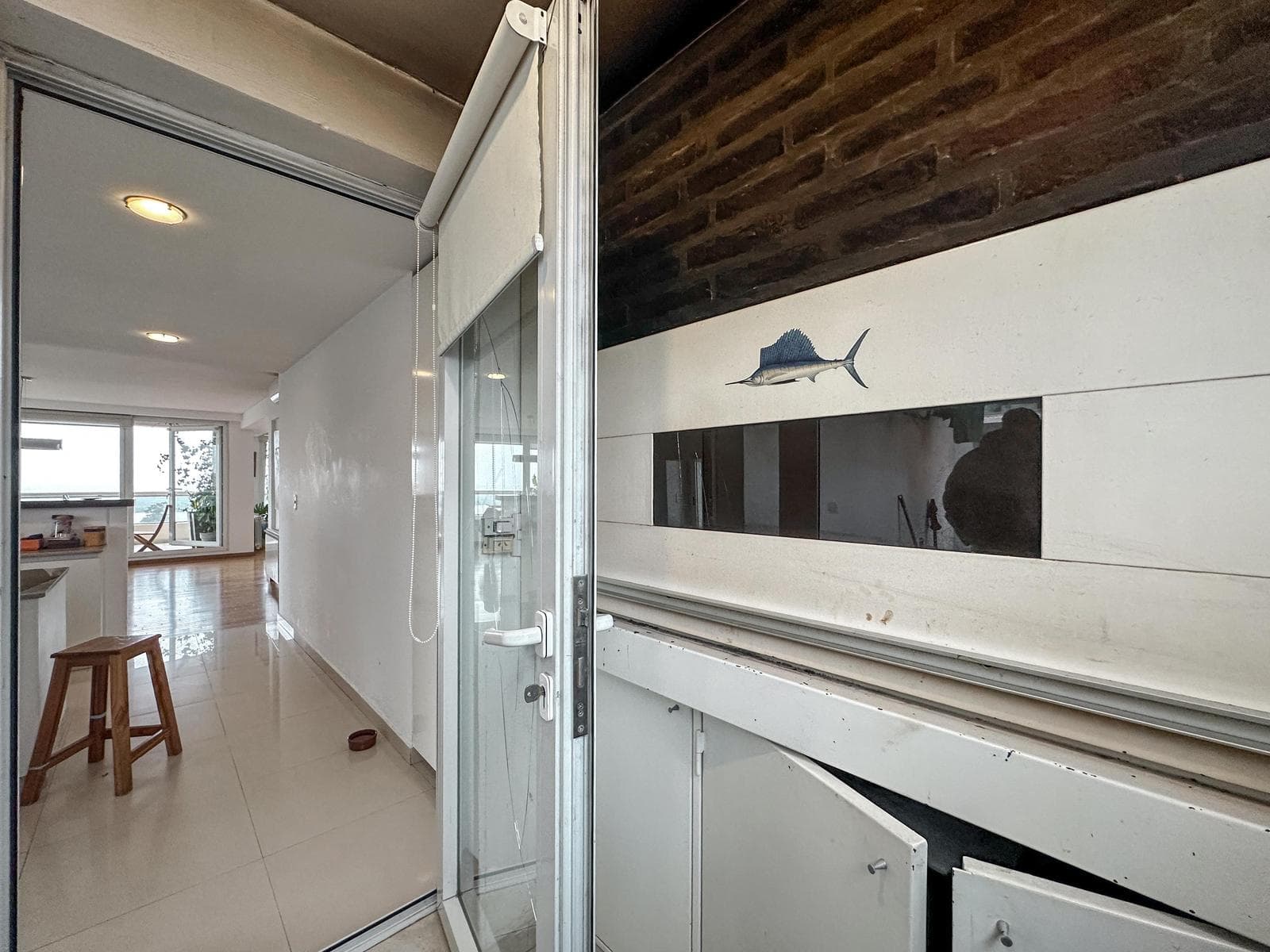 3-bedroom apartment with 2 parking spaces and a view of the river