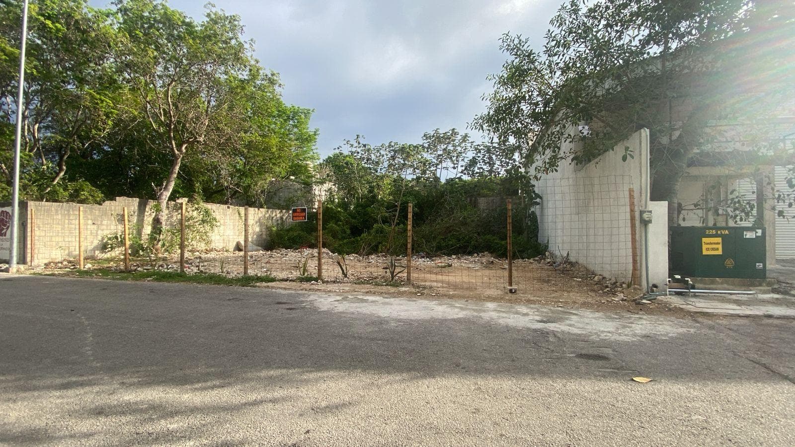 Lot in Ejido Sur across from Dog Holliday