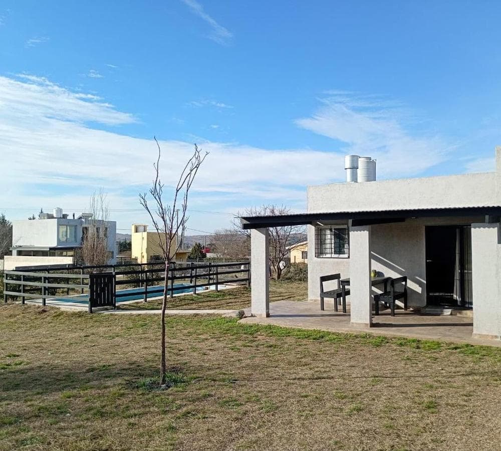 FINANCIO - TWO-BEDROOM HOUSE WITH A POOL - JUST A FEW METERS FROM THE LAKE