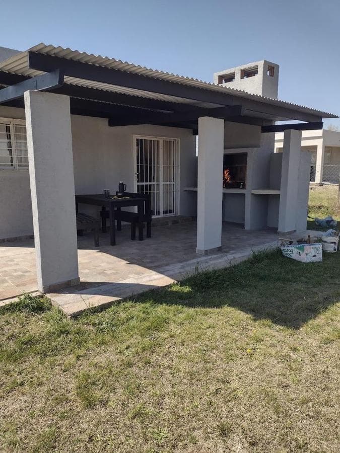 FINANCIO - TWO-BEDROOM HOUSE WITH A POOL - JUST A FEW METERS FROM THE LAKE