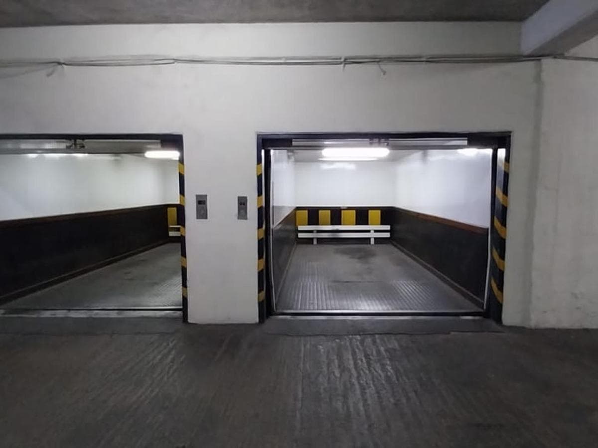 GARAGE FOR RENT AT BELGRANO 33
