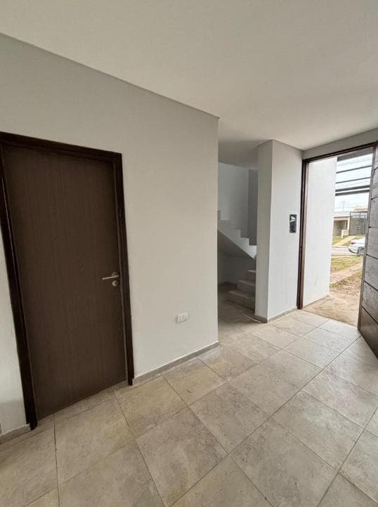 DUPLEX FOR SALE: 2 BEDROOMS, 2 BATHROOMS IN A NEARBY VALLEY - LA AMISTAD