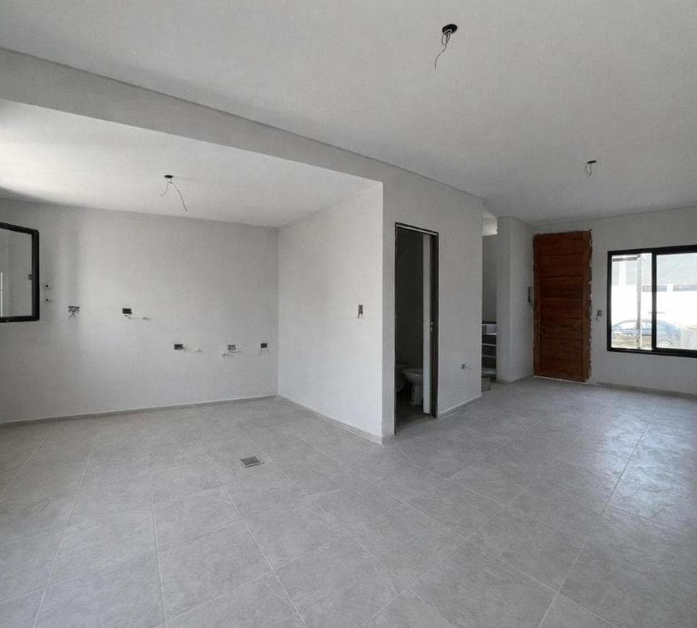 DUPLEX FOR SALE: 2 BEDROOMS, 2 BATHROOMS IN NEARBY VALLE - LA AMISTAD