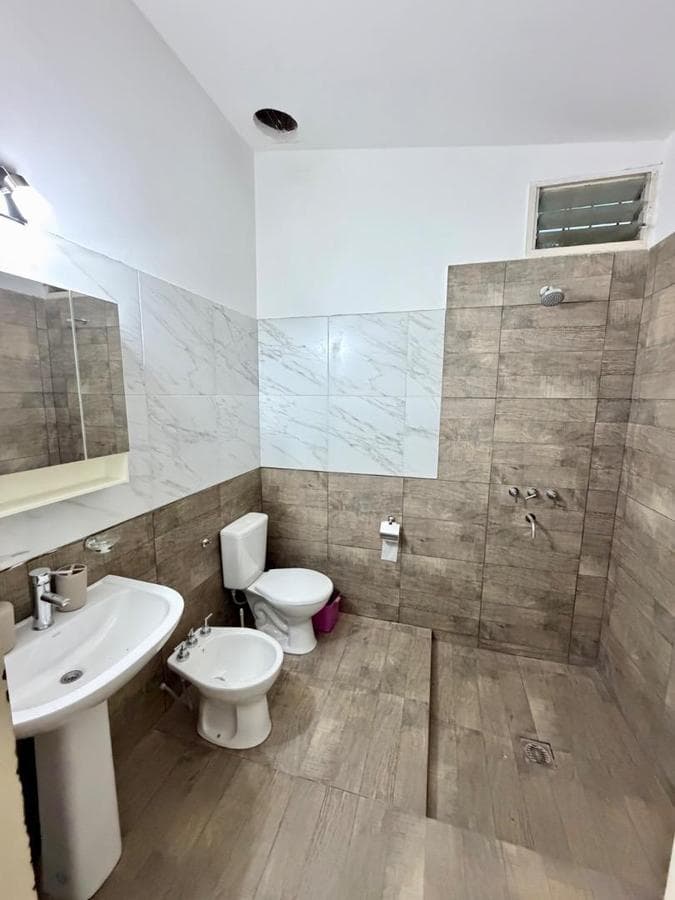 HOUSE FOR RENT - 3 BEDROOMS - YARD - MERCANTIL