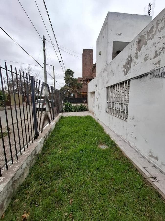 3-Bedroom House for Renovation—Lomas de San Martín: Great Potential!