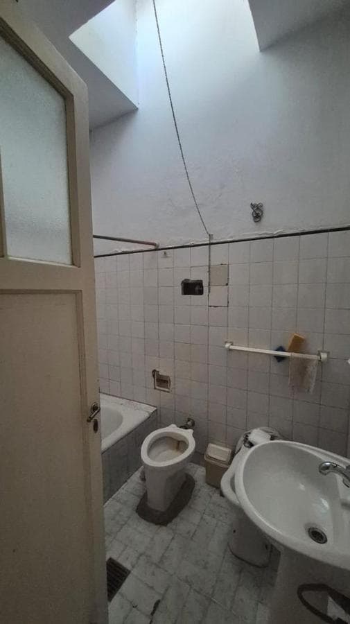 GREAT INVESTMENT! HOUSE IN NEED OF RENOVATION, SAN VICENTE NEIGHBORHOOD