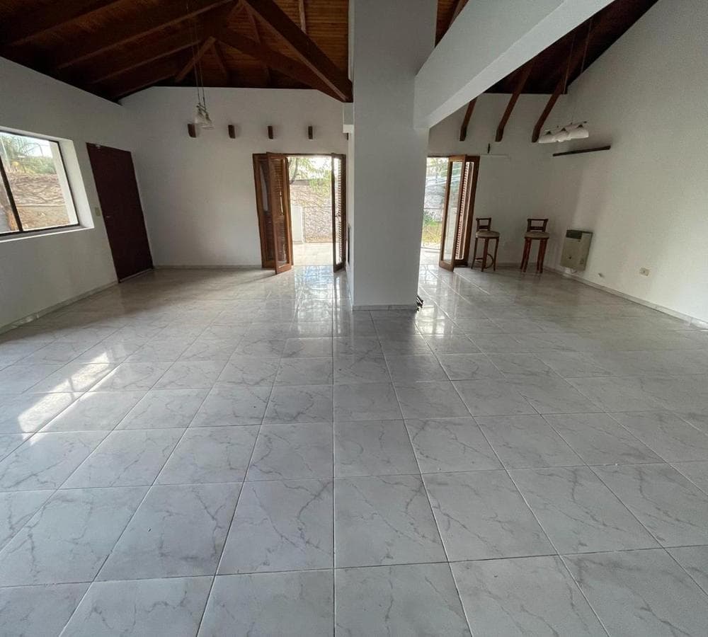 HOUSE | 3 BEDROOMS | SUITABLE FOR A BUSINESS | ARGUELLO NEIGHBORHOOD