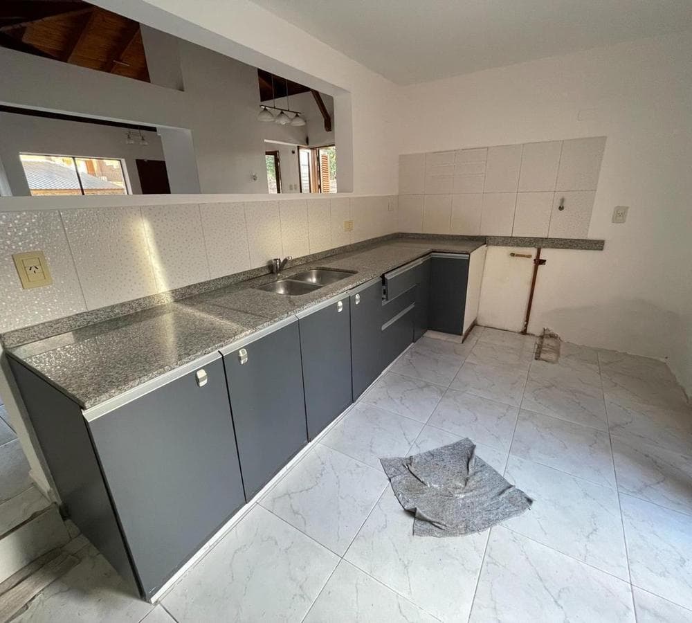 HOUSE | 3 BEDROOMS | SUITABLE FOR A BUSINESS | ARGUELLO NEIGHBORHOOD
