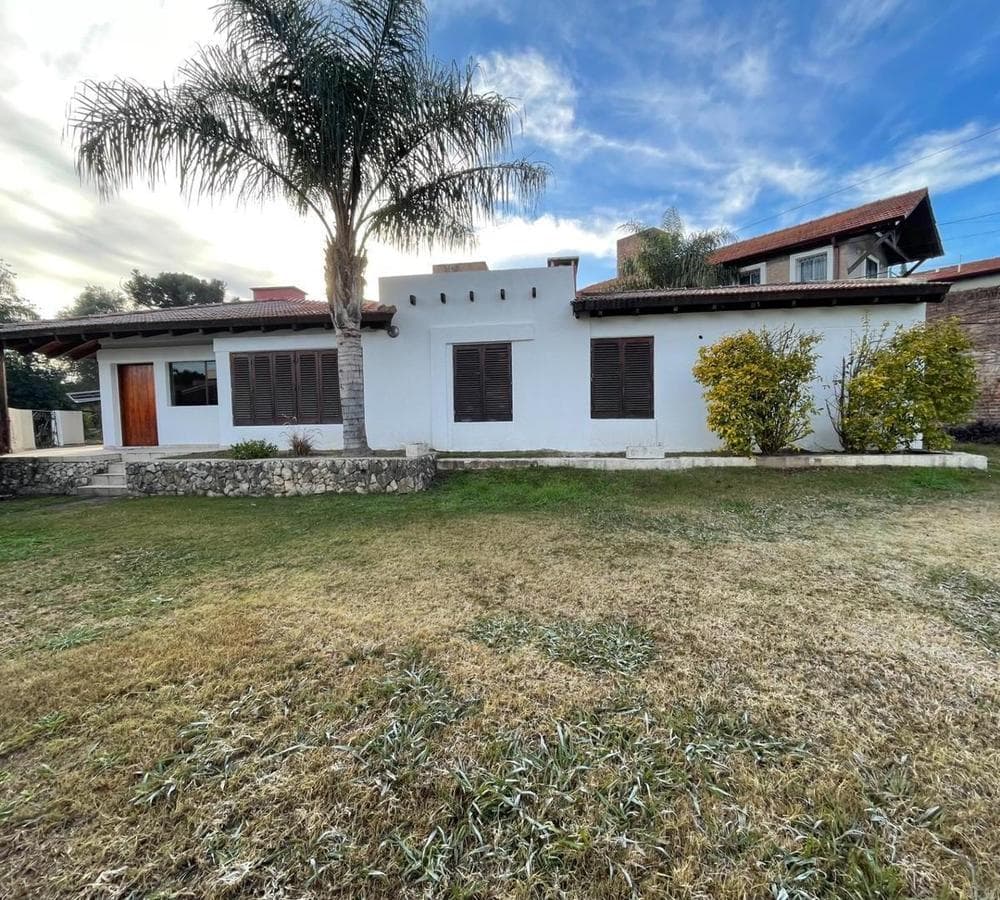 HOUSE | 3 BEDROOMS | SUITABLE FOR A BUSINESS | ARGUELLO NEIGHBORHOOD
