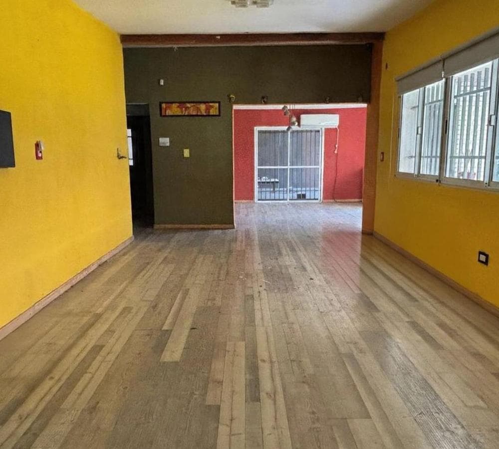 3-BEDROOM HOUSE FOR SALE WITH A POOL IN VILLA ALLENDE