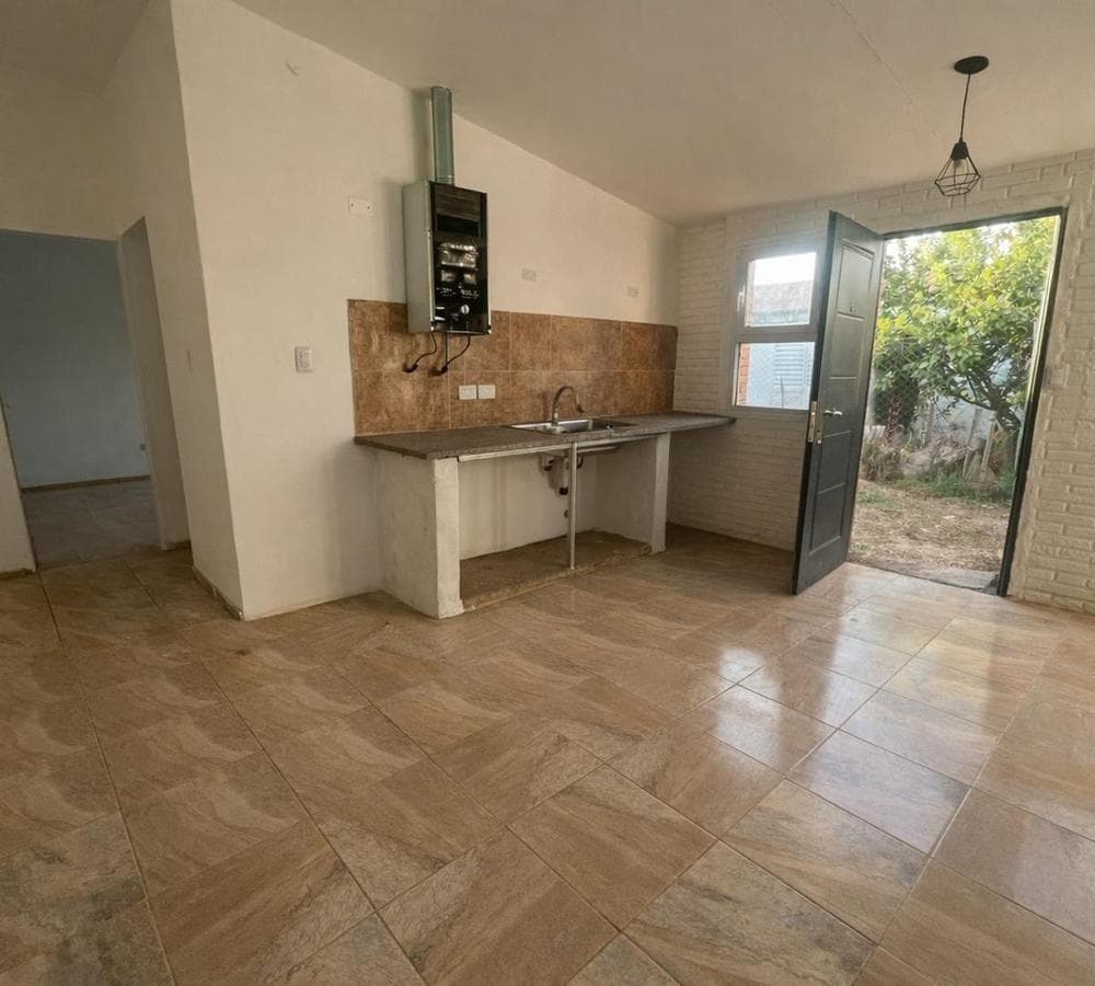 BRAND-NEW HOUSE AND APARTMENT - SOUTH AREA