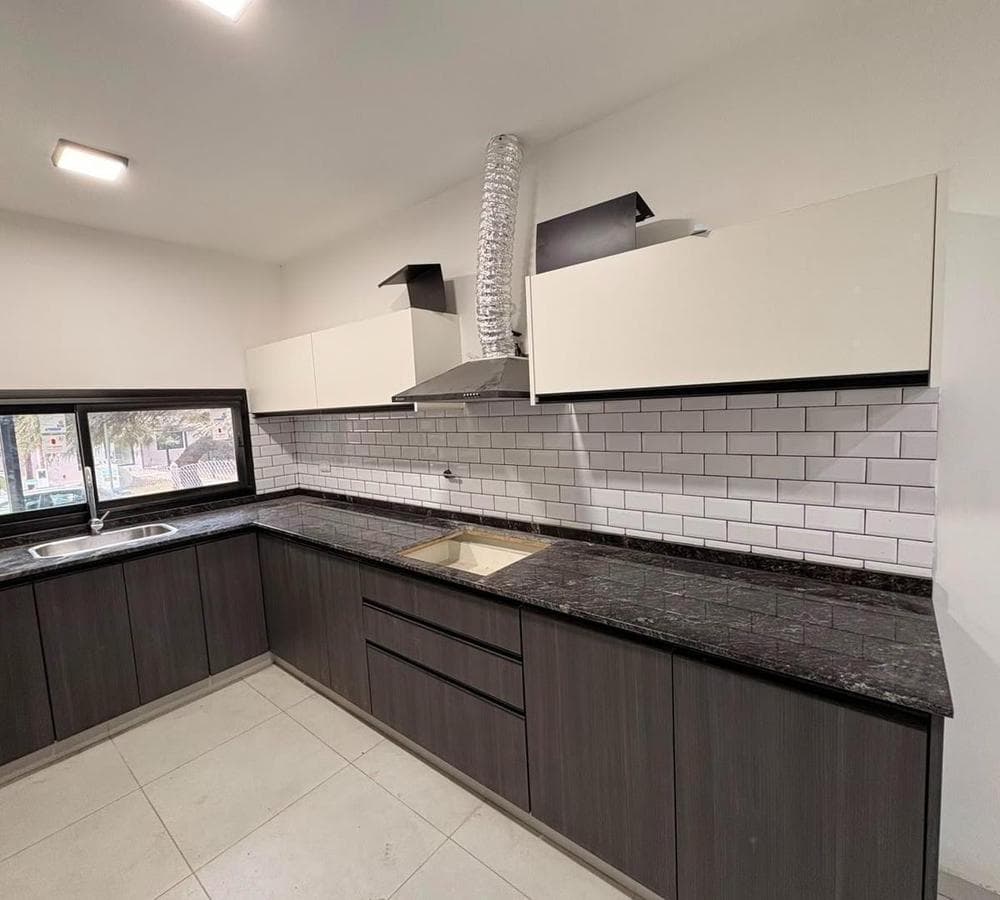 Brand-new house in Villa Catalina