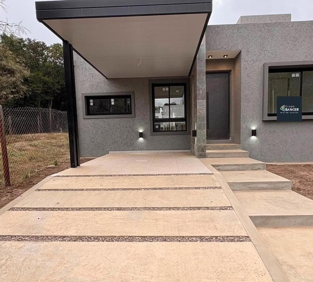 Brand-new house in Villa Catalina