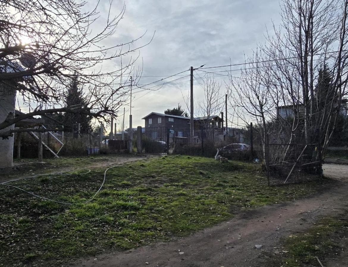 House with spacious lot in an excellent location