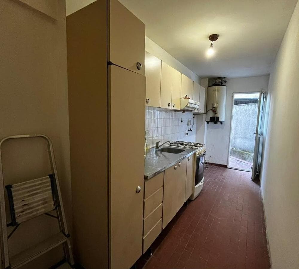 APARTMENT FOR SALE ON ONELLI AND 25 DE MAYO
