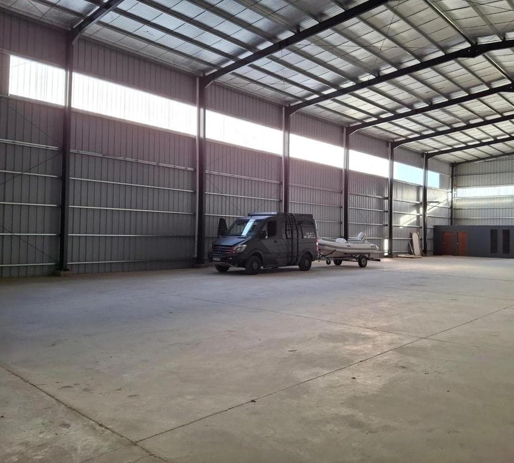 INDUSTRIAL WAREHOUSE FOR RENT IN THE POLO 52 INDUSTRIAL PARK, 920 MTS