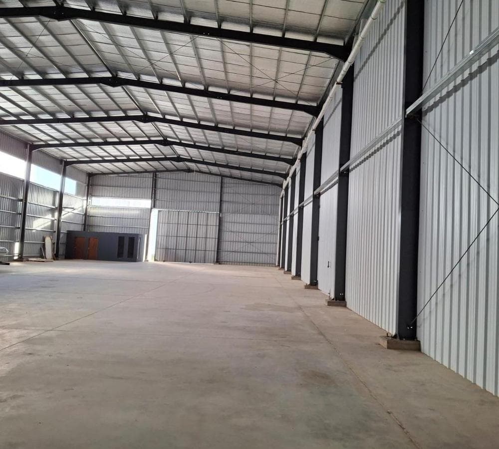 INDUSTRIAL WAREHOUSE FOR RENT IN THE POLO 52 INDUSTRIAL PARK, 920 MTS