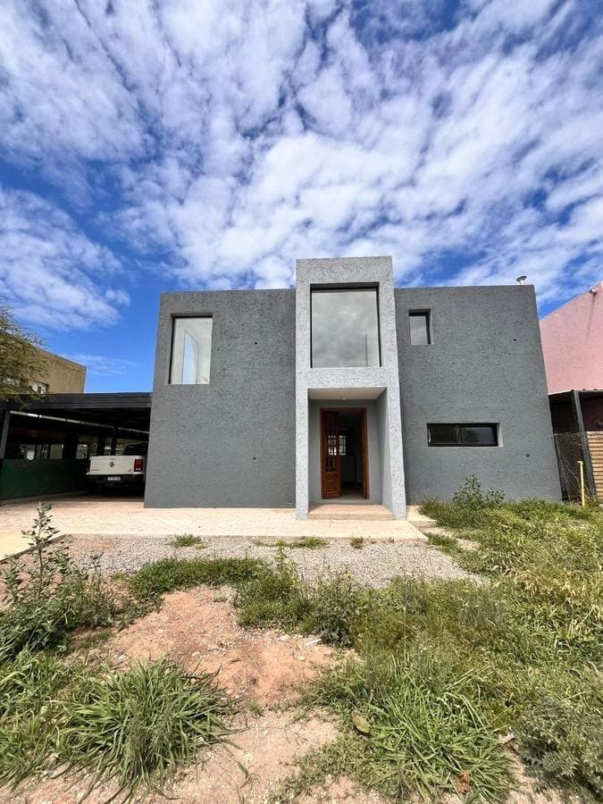 3-BEDROOM HOUSE FOR SALE IN VILLA CATALINA, RIO CEBALLOS