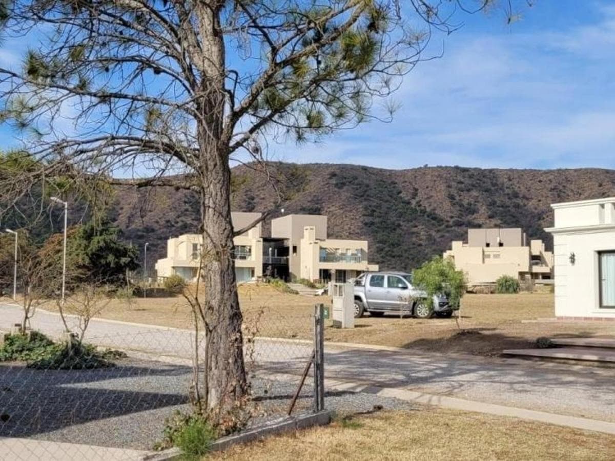 LAND FOR SALE IN CARLOS PAZ GOLF