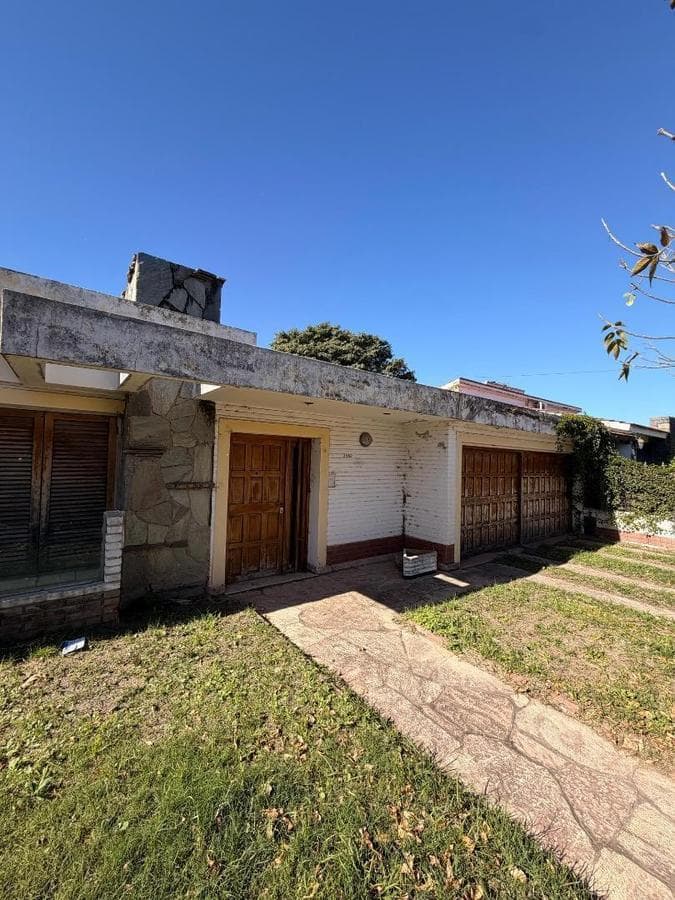 OPPORTUNITY: HOUSE TO RENOVATE/DEVELOP - CERRO DE LAS ROSAS
