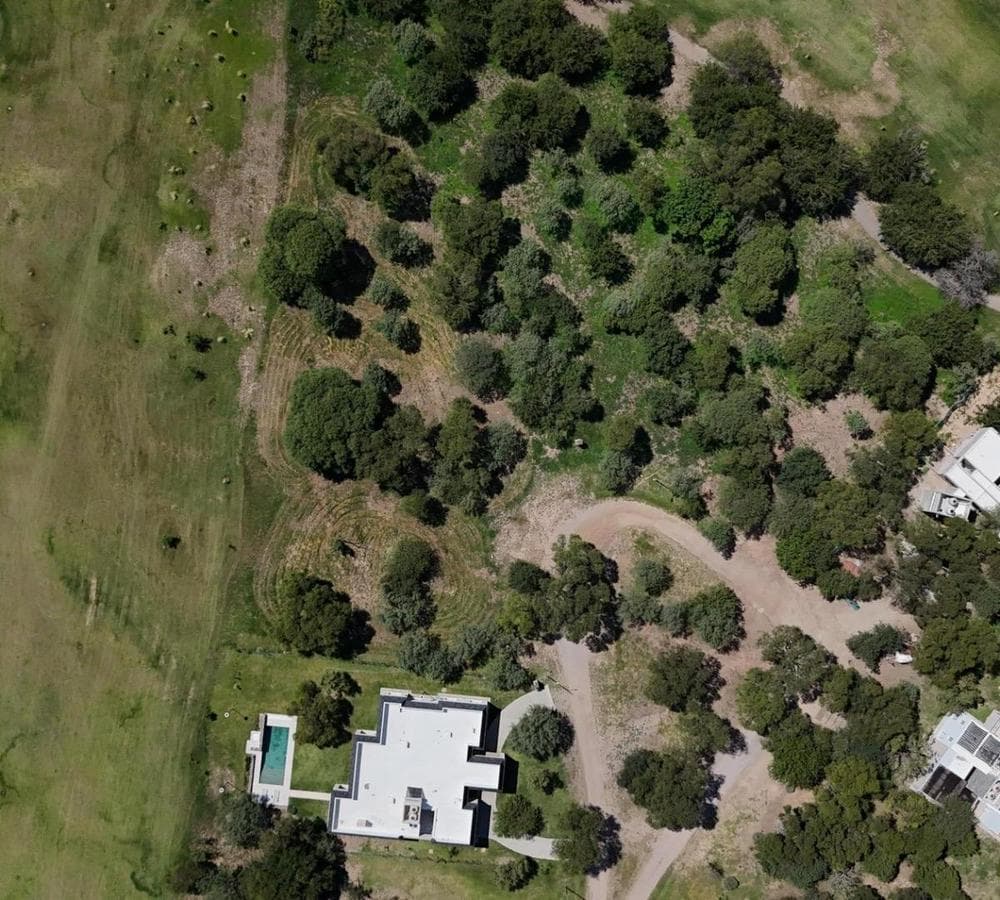 LOT WITH GOLF COURSE IN THE BACKGROUND FOR SALE IN THE VALLE DEL GOLF NEIGHBORHOOD
