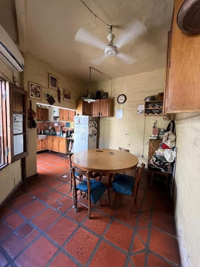 House + 2 apartments + 2 commercial spaces for sale - Alta Córdoba